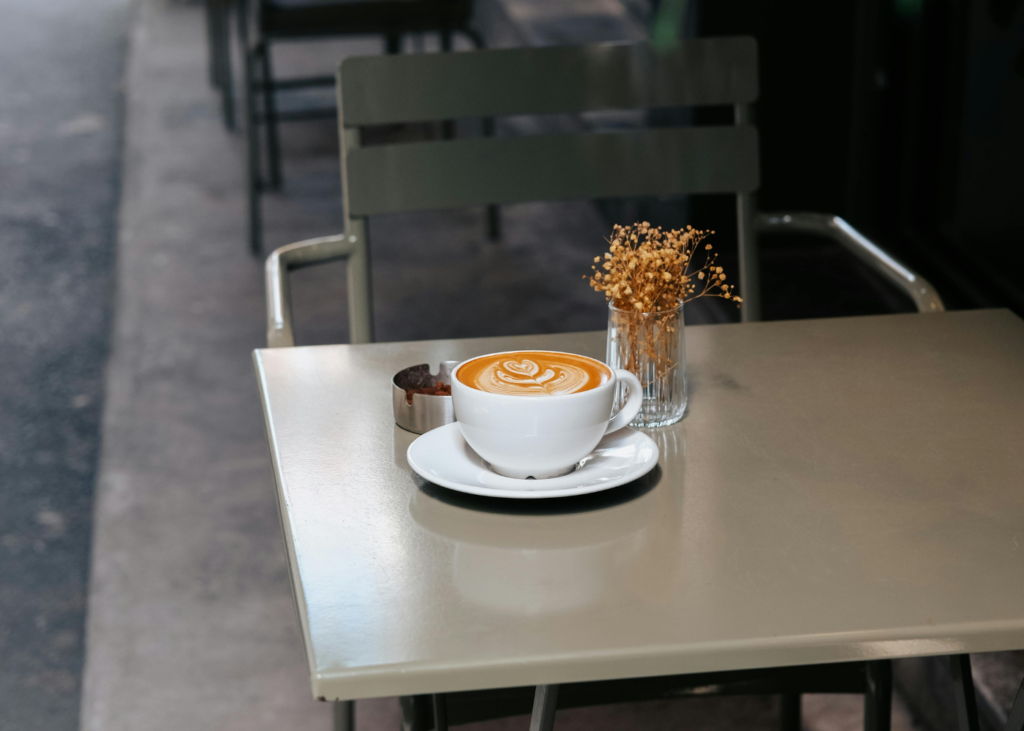 Turismo cafetero en una cafetería de especialidad